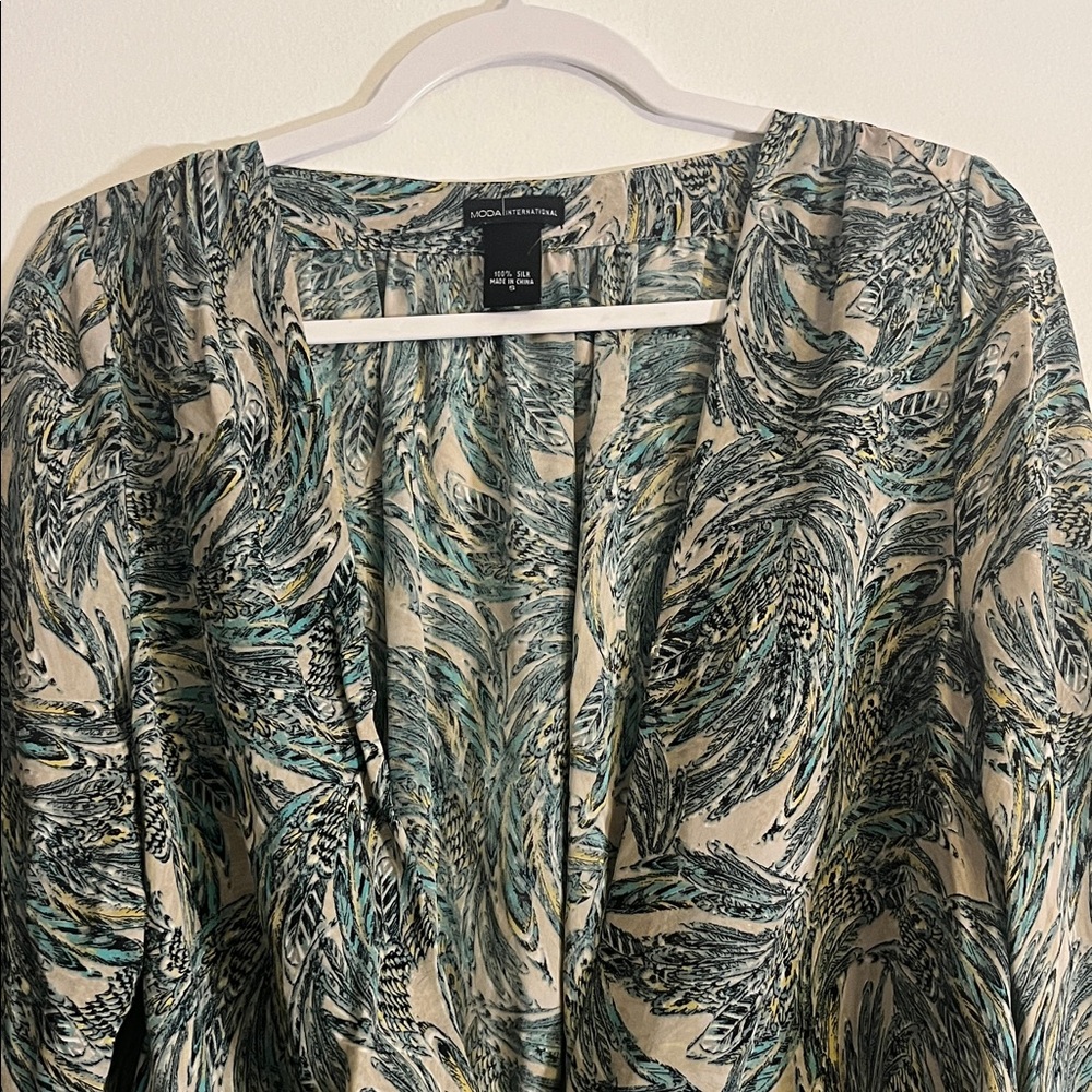 Moda International Green And Cream Patterned Blouse View 4